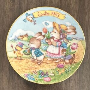 Avon Easter Parade 1993 Plate with Gold Trim
